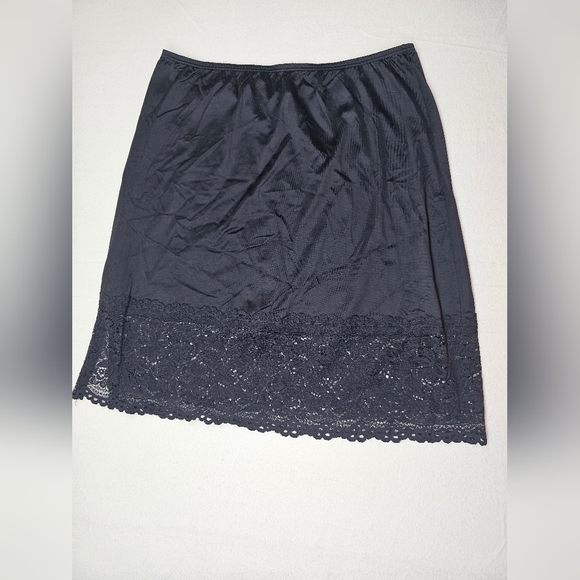Elegant Black Lace Trim Skirt - Picture 1 of 9